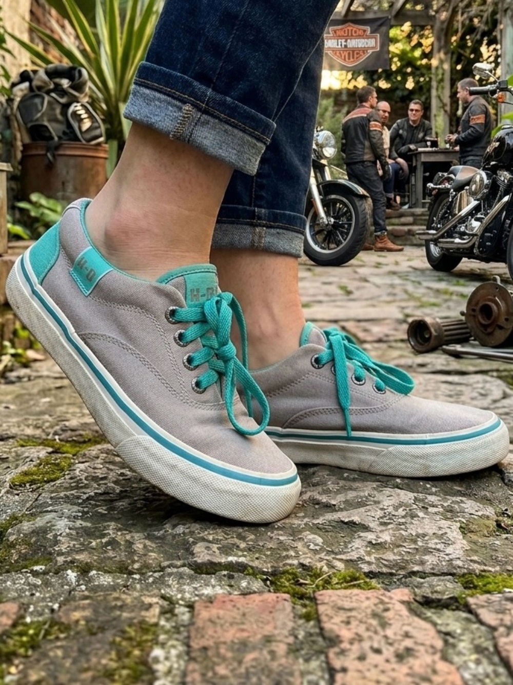 HARLEY-DAVIDSON H-D Canvas Lace-Up Sneakers Gray/Turquoise Women’s Size 8
